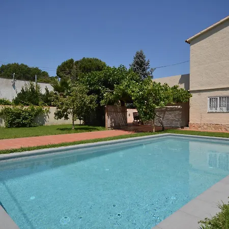 Casa Comoda Con Piscina Privada Y Jardin En - Es-89-143