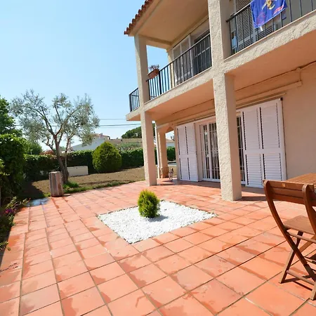 Casa Comoda Con Piscina Privada Y Jardin En - Es-89-143 *